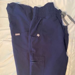 Figs scrub set